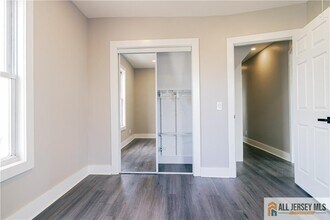 88 Hornsby St in Woodbridge Township, NJ - Building Photo - Building Photo
