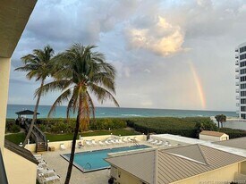 10044 S Ocean Dr in Jensen Beach, FL - Building Photo
