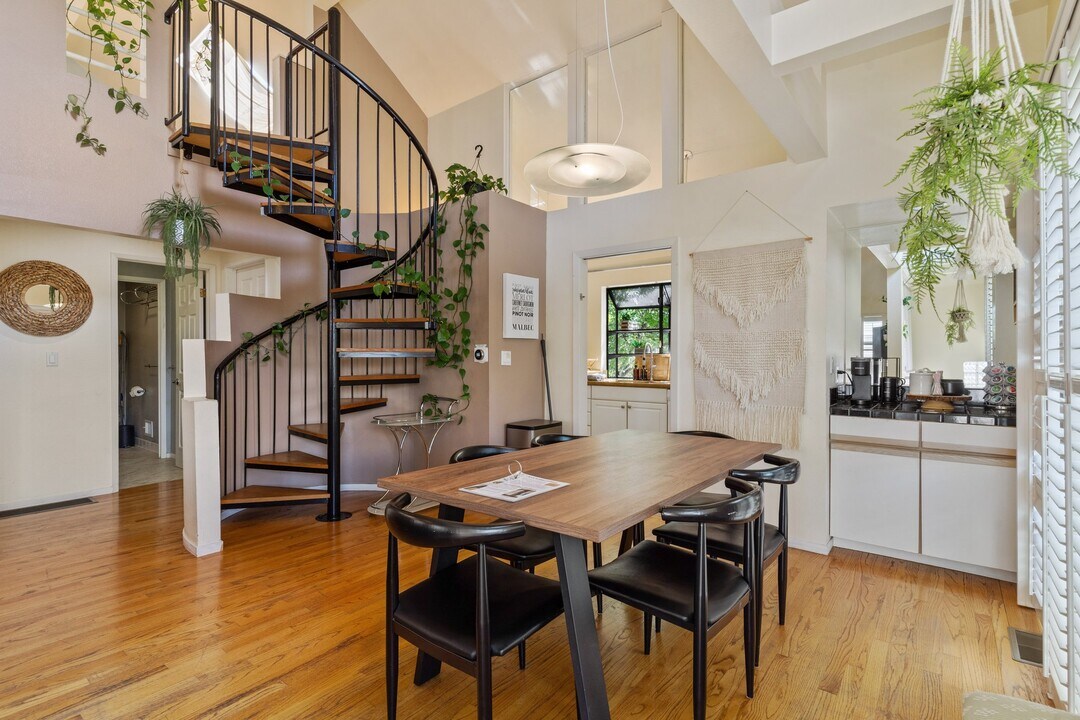 34 Silva Ave in Millbrae, CA - Building Photo