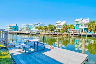 7213 Flood Reef in Pensacola, FL - Foto de edificio - Building Photo