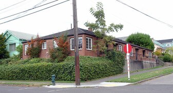Greenlake Apartment in Seattle, WA - Building Photo