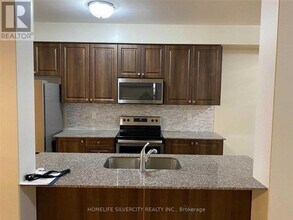 30 Porter Dr in Orangeville, ON - Building Photo - Building Photo