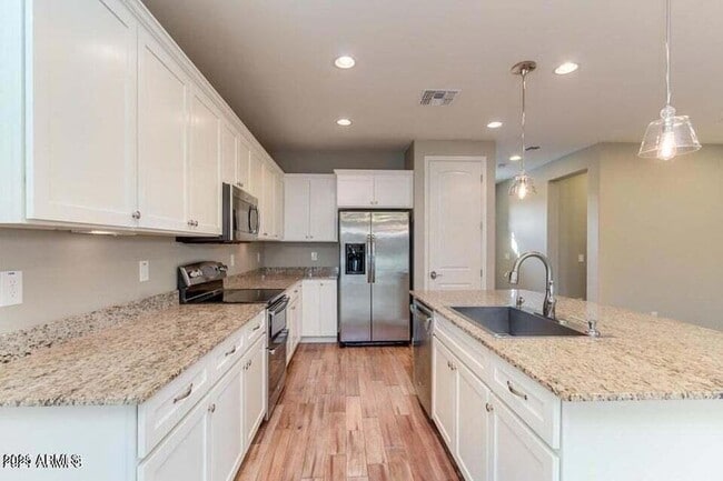 15837 S 11th Way, Unit 617 in Phoenix, AZ - Building Photo - Building Photo