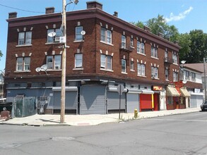 50-60 Wood Ave in Bridgeport, CT - Foto de edificio - Building Photo