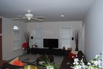 8413 Wilshire Pl in Glen Allen, VA - Building Photo - Building Photo