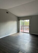 226 Yager Ave in La Grange, KY - Building Photo