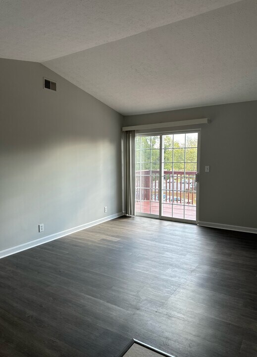 226 Yager Ave in La Grange, KY - Building Photo
