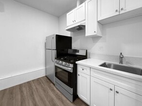 442 Lightcap St in Lancaster, CA - Building Photo - Building Photo