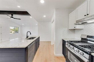 1105 W White Ave in McKinney, TX - Building Photo - Building Photo