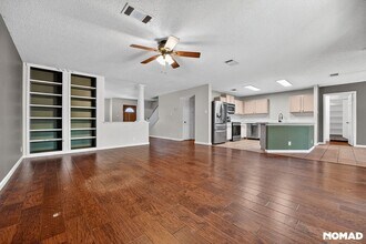 4504 Moose Dr in Austin, TX - Foto de edificio - Building Photo