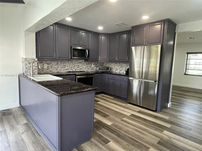 1435 Wiley St in Hollywood, FL - Building Photo - Building Photo