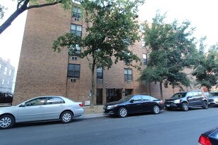 800 W Lill Ave in Chicago, IL - Building Photo