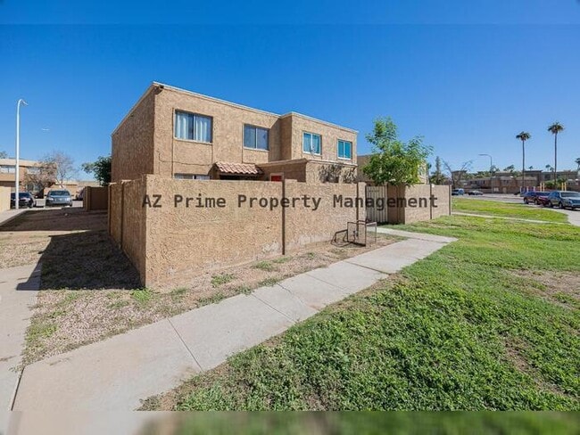 property at 4635 E Southgate Ave