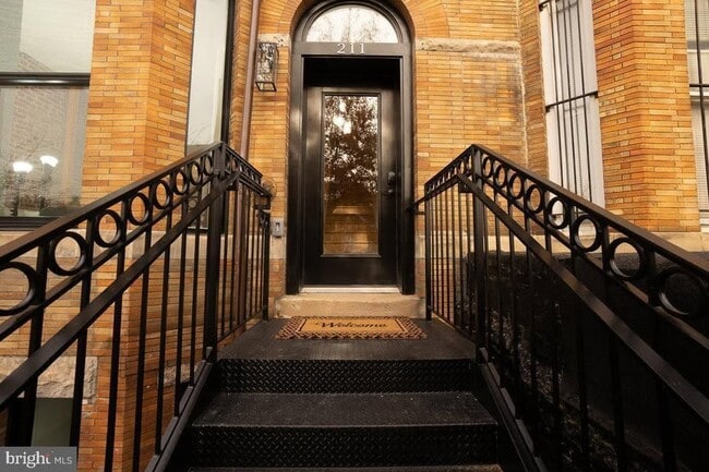 211 Florida Ave NW, Unit 3 in Washington, DC - Foto de edificio - Building Photo