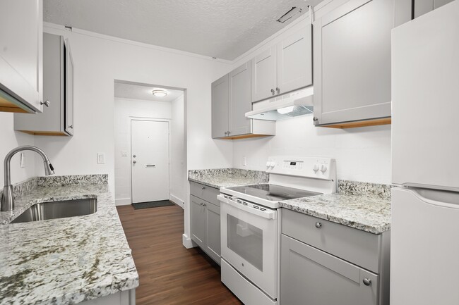 Talisman Apartments-215-177S in Hillsboro, OR - Building Photo - Building Photo