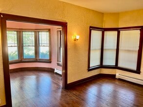 1701 Victoria Ave in North Chicago, IL - Building Photo - Building Photo