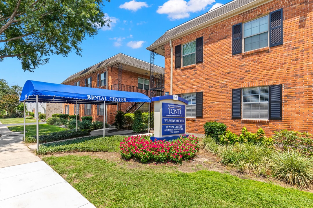 Wilshire Heights in Metairie, LA - Foto de edificio