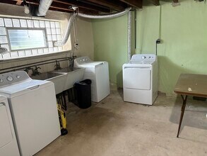 1235 Fuller St, Unit 2 fl in Philadelphia, PA - Building Photo - Building Photo