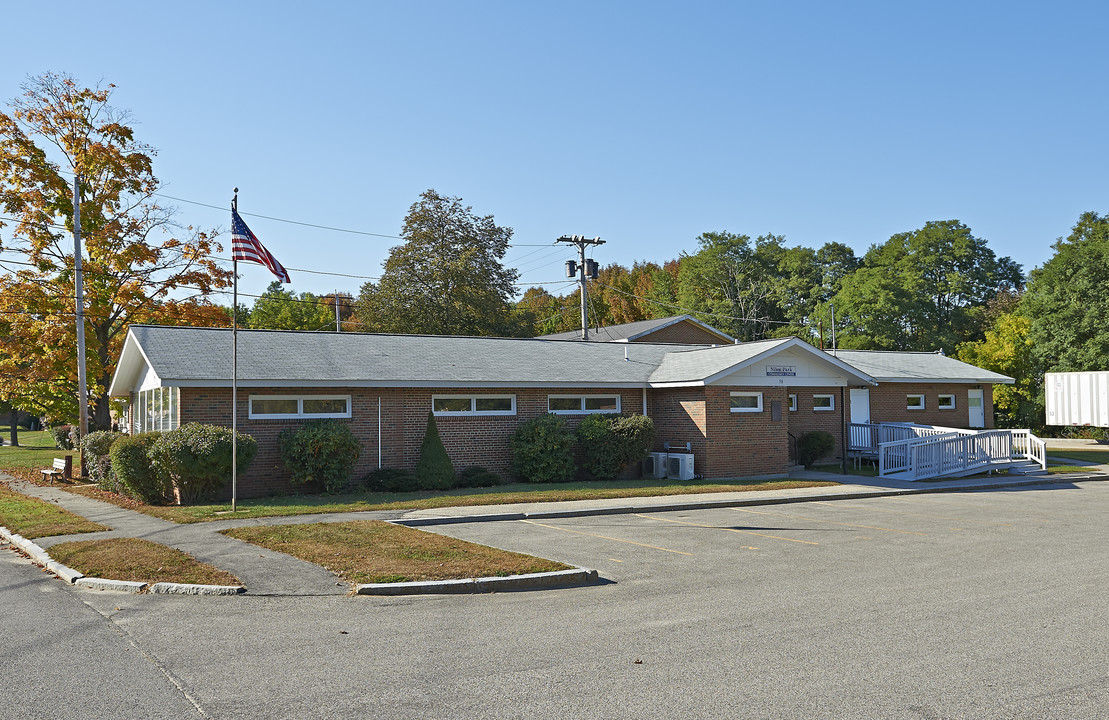 Niles Park in Dover, NH - Building Photo