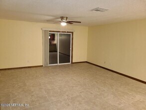 5673 Bennington Dr in Jacksonville, FL - Building Photo - Building Photo