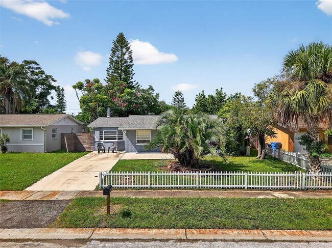 11119 Temple Ave in Seminole, FL - Building Photo - Building Photo