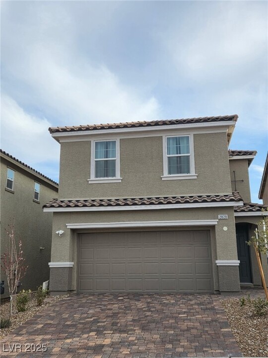 2828 Agueda Pl in Henderson, NV - Building Photo