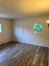 901 Walnut Ave, Unit F in Dixon, IL - Building Photo - Building Photo