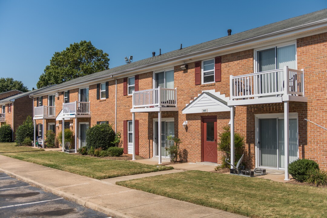 Crosswinds Apartments in Chesapeake, VA - Foto de edificio