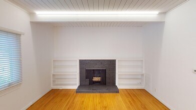 15900 Sunset in Pacific Palisades, CA - Building Photo - Interior Photo