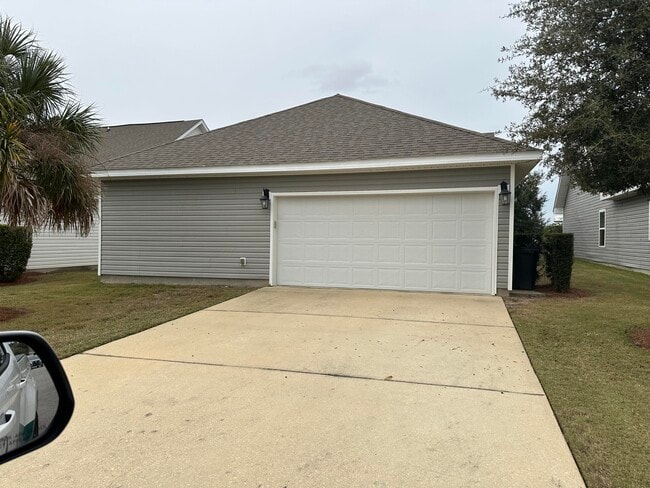 260 Cornelia St in Freeport, FL - Building Photo - Building Photo