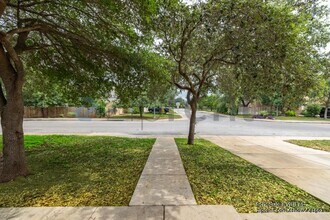 10335 Ashbury Creek in San Antonio, TX - Building Photo - Building Photo