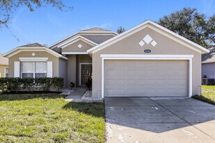 4132 Waltham Forest Dr in Tavares, FL - Building Photo