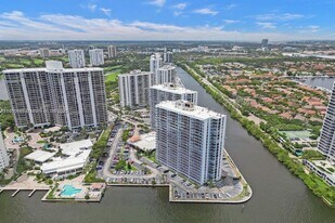 20505 E Country Club Dr in Aventura, FL - Building Photo