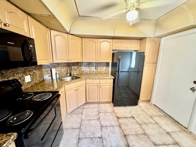 3300 Spanish Moss Ter, Unit 302 in Lauderhill, FL - Foto de edificio - Building Photo