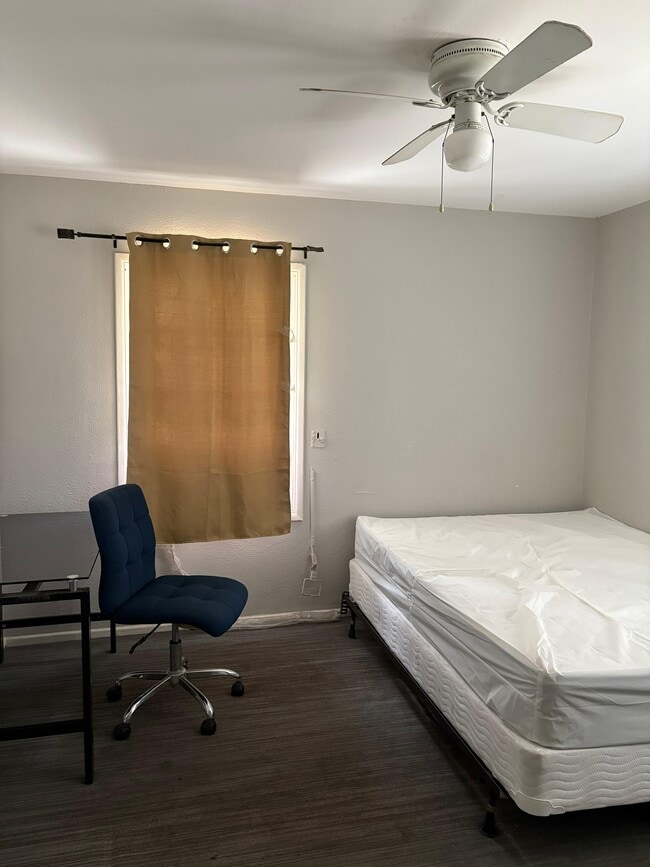 property at 3428 S Budlong Ave