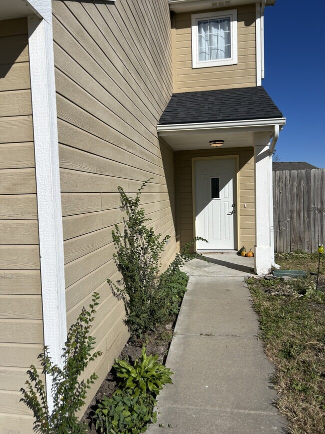 509 Brookmont Dr in Manhattan, KS - Building Photo - Building Photo