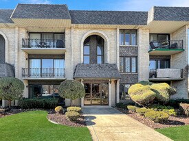 10702 Keating Ave in Oak Lawn, IL - Building Photo