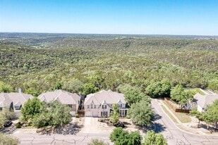 8236 Phantom Canyon Dr in Austin, TX - Building Photo