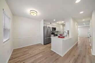 1227 Country Pl Dr in Houston, TX - Foto de edificio - Building Photo