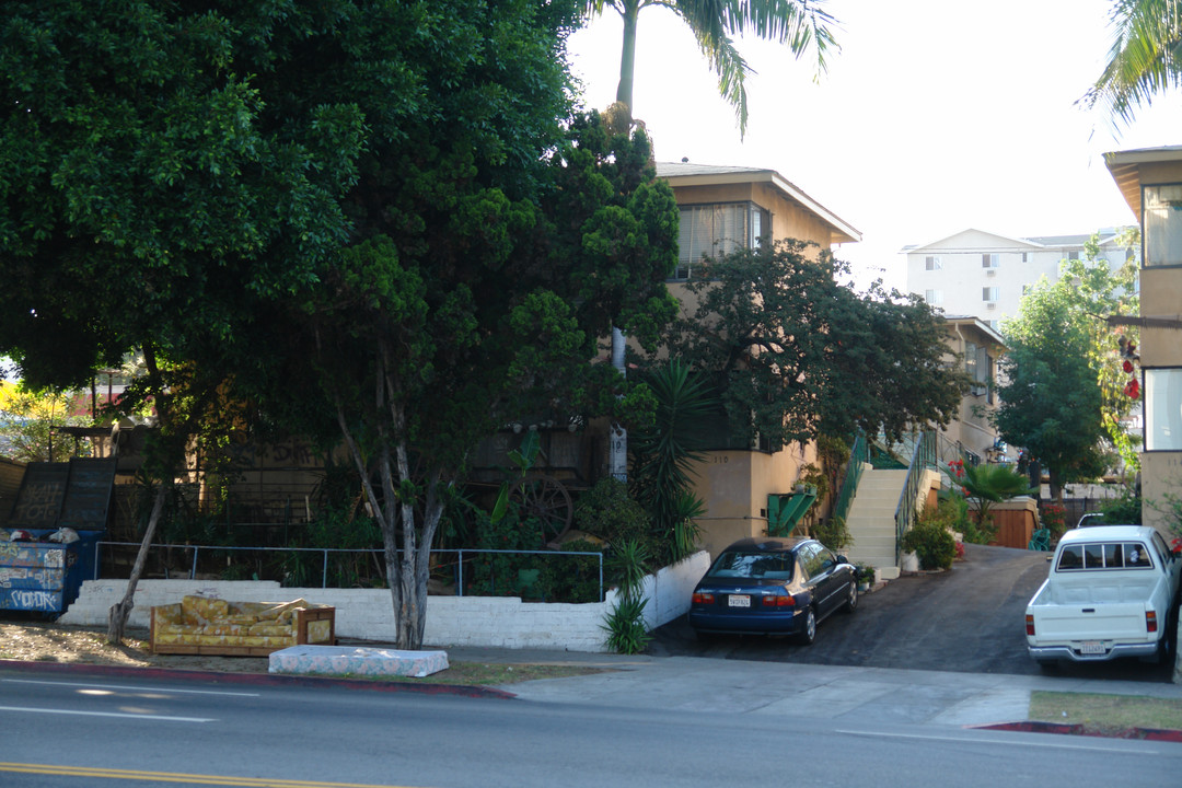 110 S Rampart Blvd in Los Angeles, CA - Foto de edificio