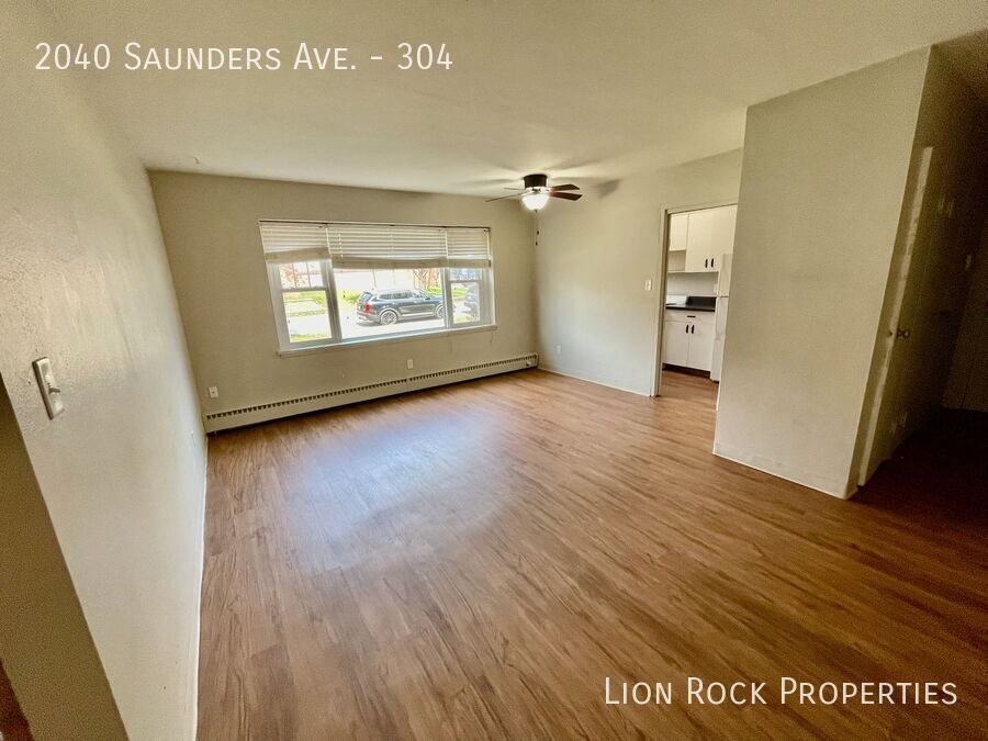 2040 W Saunders Ave in St. Paul, MN - Building Photo