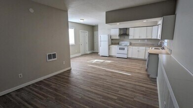 3967 Hayesville Dr NE in Salem, OR - Building Photo - Building Photo