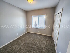 1106 NW Rockcrest Rd in Ankeny, IA - Building Photo - Building Photo