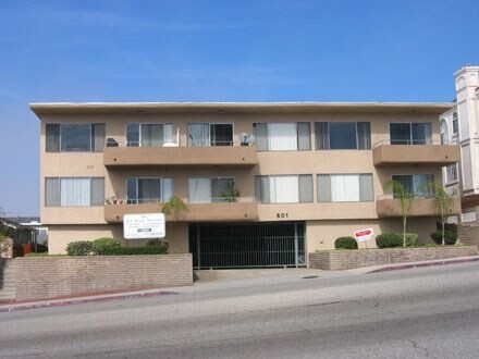 Sea View Terrace Apartments- O in Redondo Beach, CA - Foto de edificio