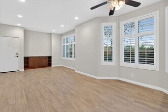 23412 Pacific Park Dr, Unit 25F in Aliso Viejo, CA - Foto de edificio - Building Photo