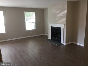 1402 Huntingdon Mews, Unit 1402 in Clementon, NJ - Foto de edificio - Building Photo