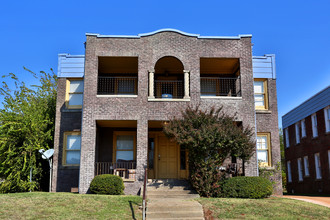 521 NW 29th St in Oklahoma City, OK - Foto de edificio - Building Photo