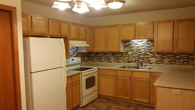 320 E Tyranena Park Rd, Unit 1 in Lake Mills, WI - Building Photo - Building Photo