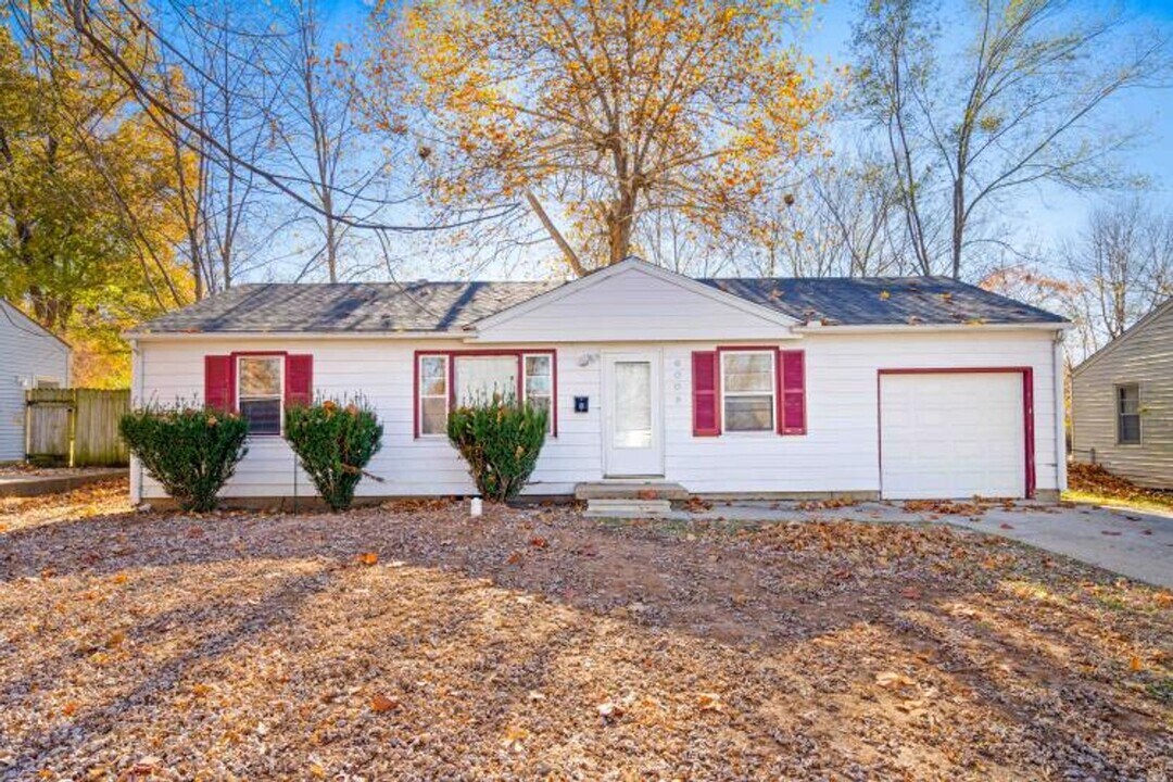 6005 E 99th Terrace in Kansas City, MO - Building Photo