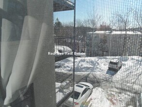 23 Egremont Rd, Unit 3 in Boston, MA - Foto de edificio - Building Photo